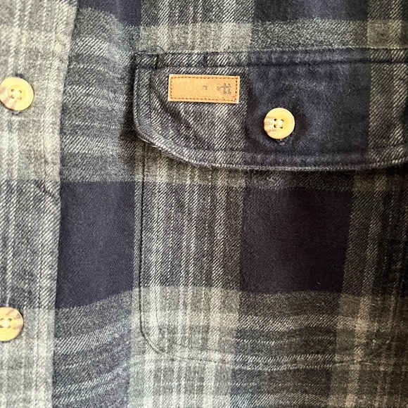 Carhartt heavy flannel button up size large - Picture 3 of 5